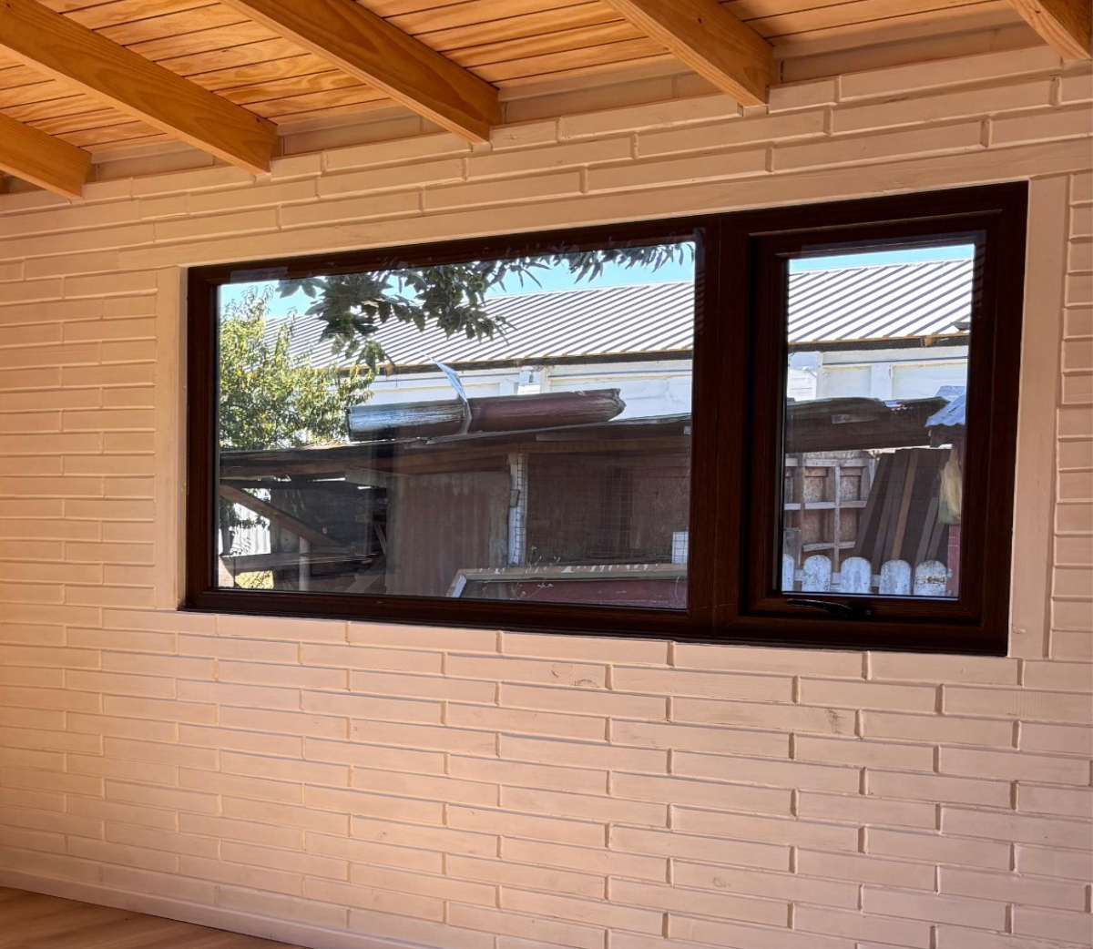 Muralla Interior con Ventana Termopanel- Sistema BME® Muralla Interior con Ventana Termopanel- Sistema BME®